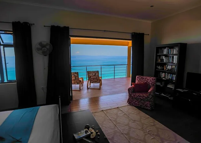 La Vue Villa *